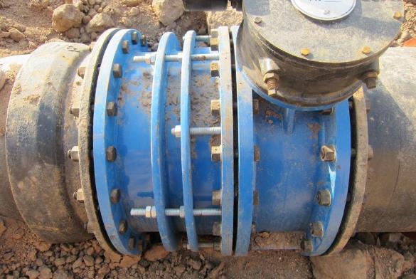 伸縮器施工現(xiàn)場